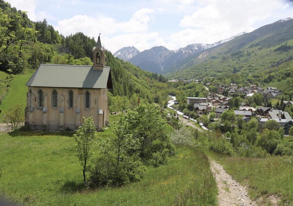 Chapelle et rocher Saint-Pierre à Valloire